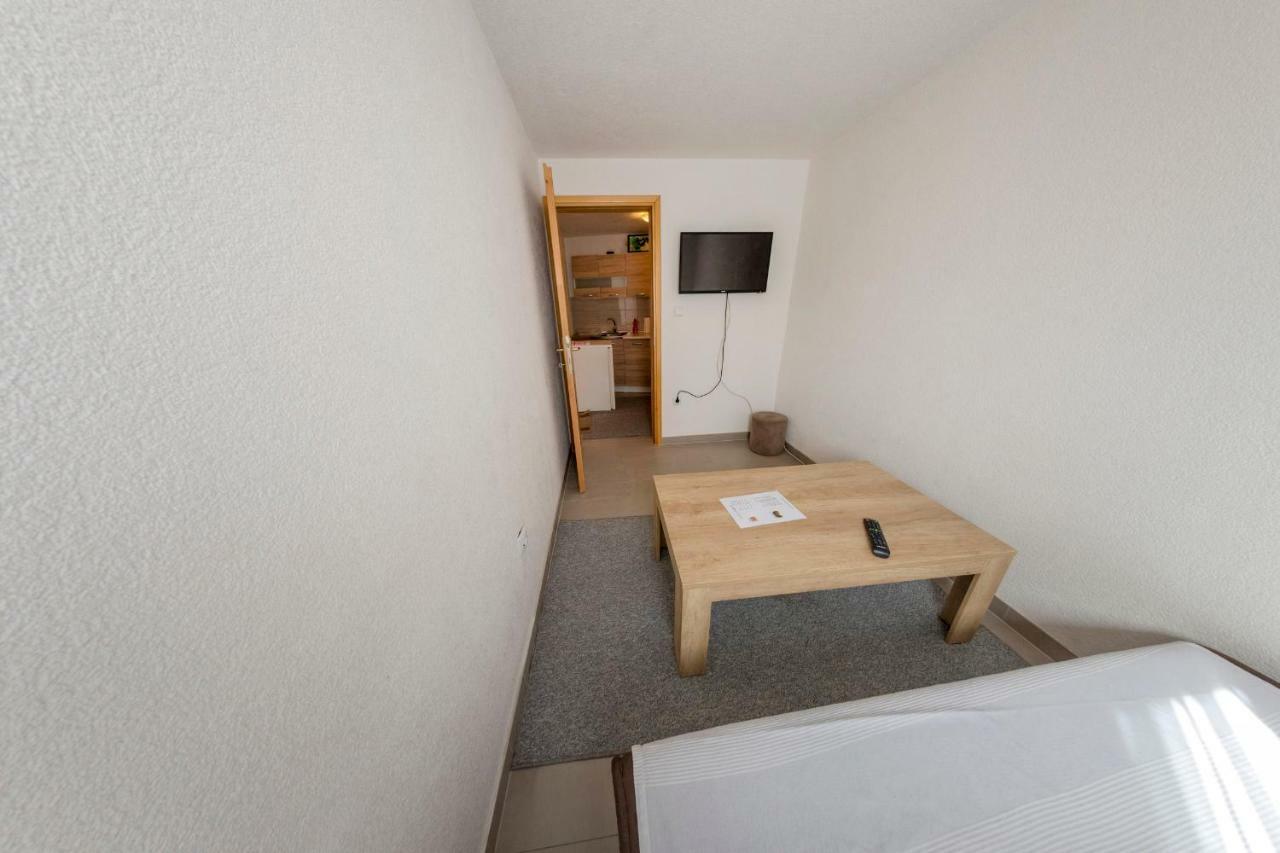Apartment Resaa Bihac Bagian luar foto